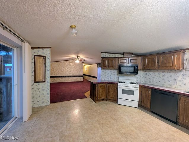 9623 Yoder Road, Sterling, OH 44276