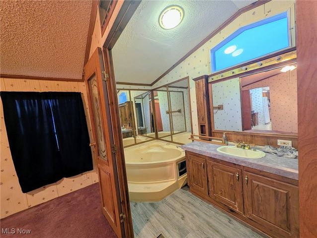 9623 Yoder Road, Sterling, OH 44276