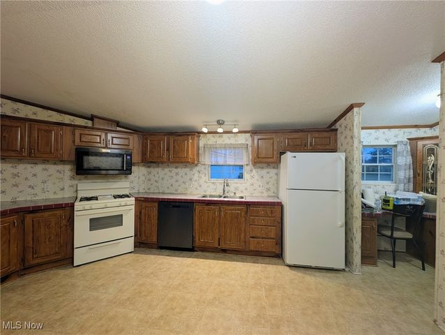 9623 Yoder Road, Sterling, OH 44276