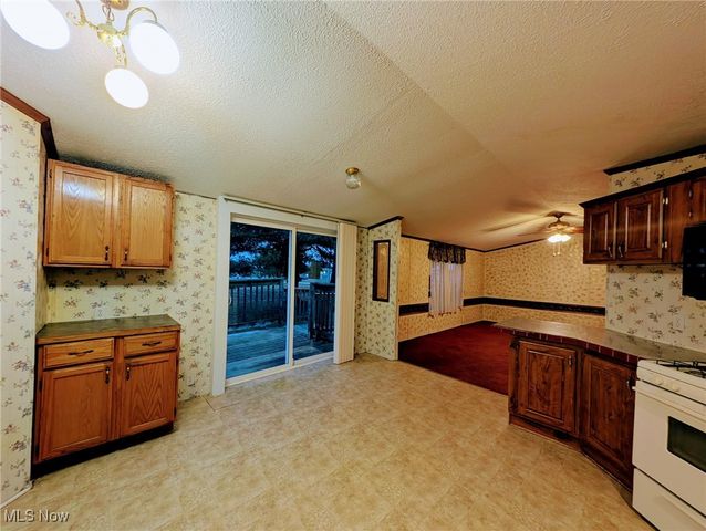 9623 Yoder Road, Sterling, OH 44276