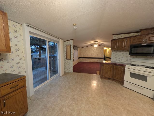 9623 Yoder Road, Sterling, OH 44276