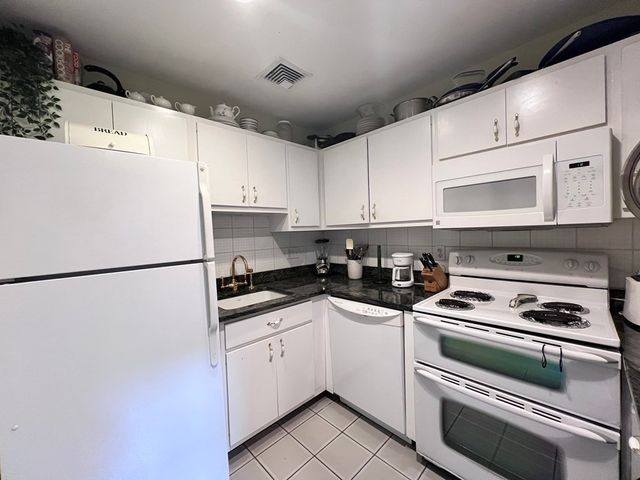 425 Marlborough Street 2, Boston, MA 02115