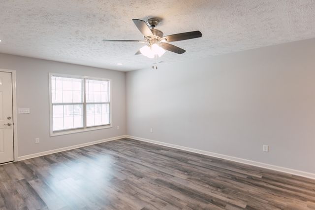 270 Hunt St, Manchester, TN 37355