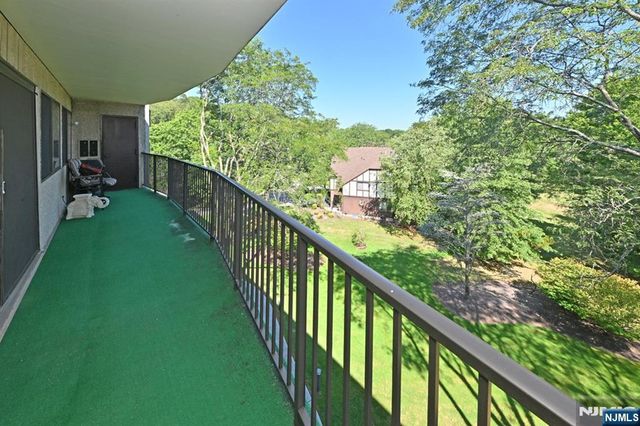 521 Piermont Avenue 417A, River Vale, NJ 07675