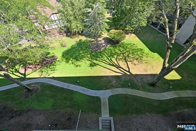 521 Piermont Avenue 417A, River Vale, NJ 07675