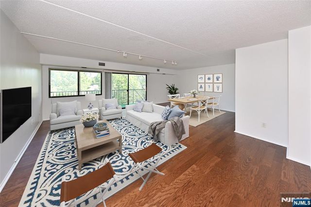 521 Piermont Avenue 417A, River Vale, NJ 07675