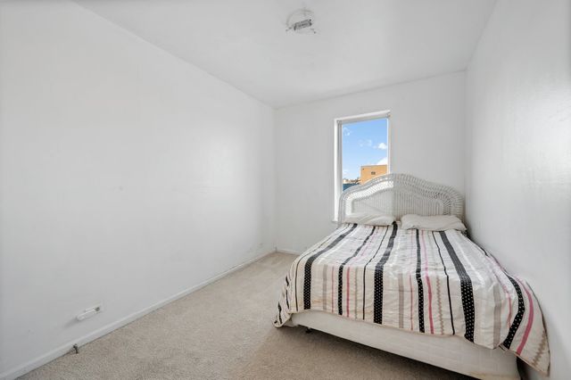 1412 W Diversey Parkway, Chicago, IL 60614