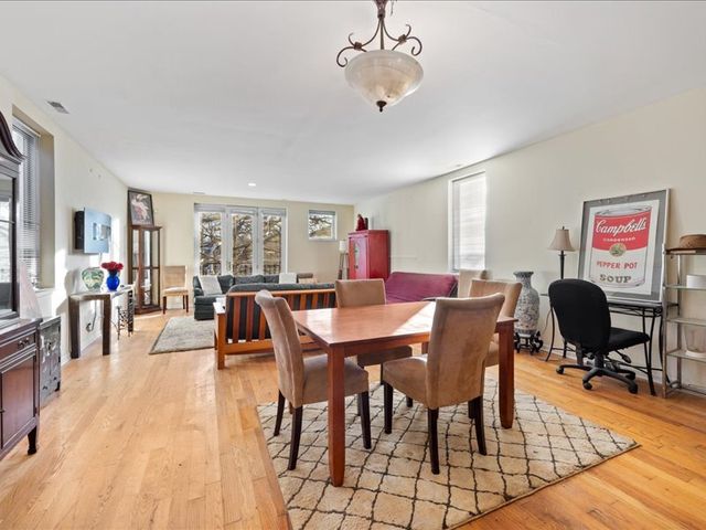 1412 W Diversey Parkway, Chicago, IL 60614