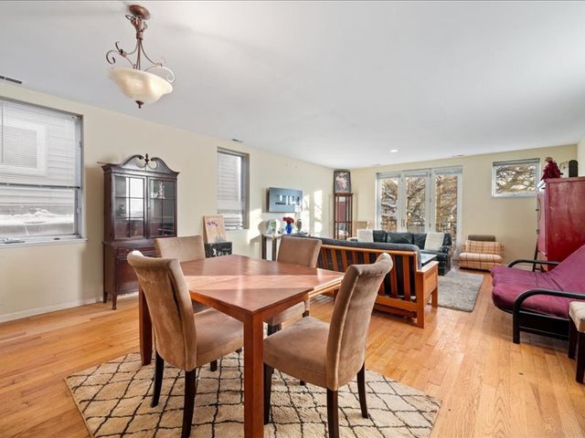 1412 W Diversey Parkway, Chicago, IL 60614