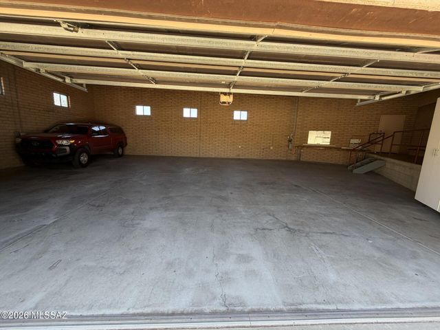 5775 N 1st Avenue, Tucson, AZ 85718