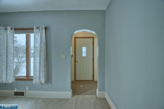 411 9th Street NW, Chisholm, MN 55719