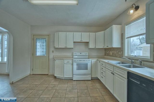 411 9th Street NW, Chisholm, MN 55719