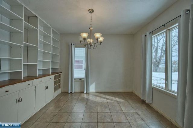 411 9th Street NW, Chisholm, MN 55719