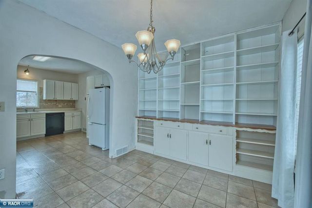 411 9th Street NW, Chisholm, MN 55719