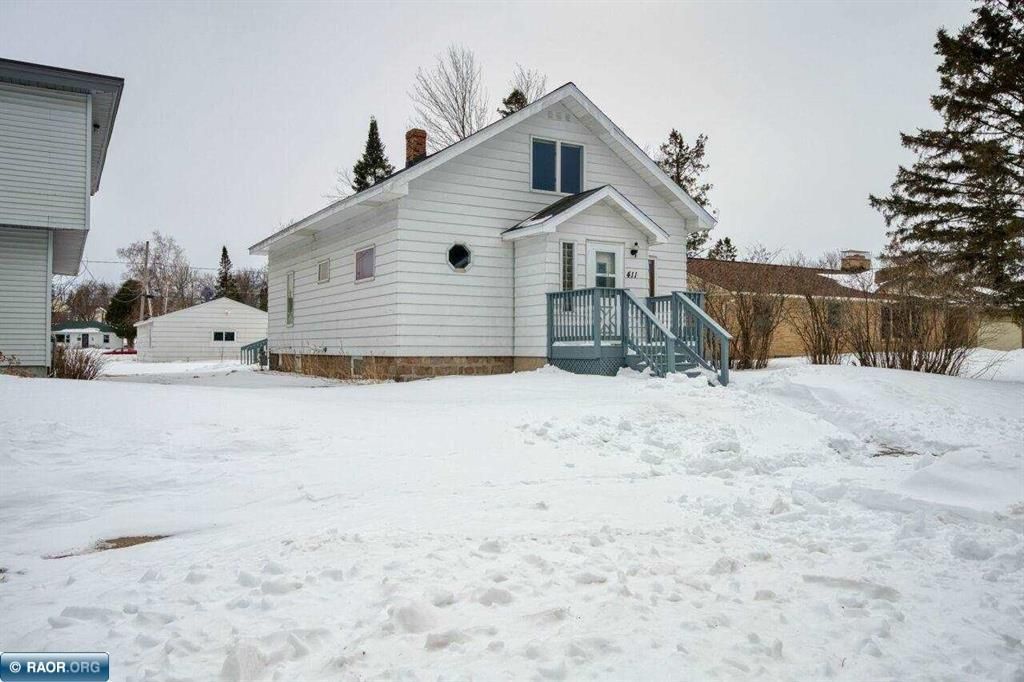 411 9th Street NW, Chisholm, MN 55719