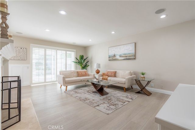 9 Delamesa W, Irvine, CA 92620