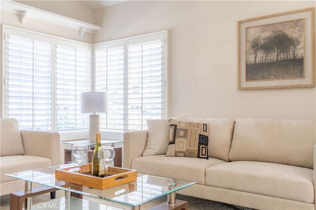9 Delamesa W, Irvine, CA 92620