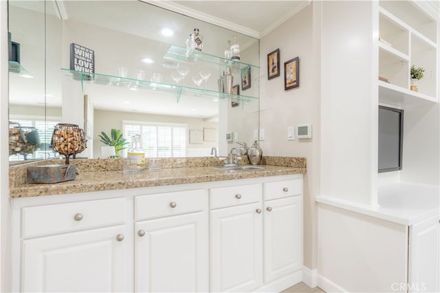 9 Delamesa W, Irvine, CA 92620