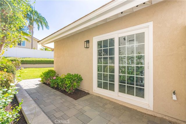 9 Delamesa W, Irvine, CA 92620