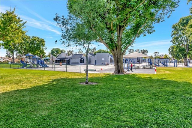 9 Delamesa W, Irvine, CA 92620