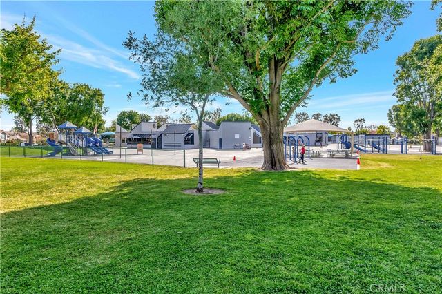 9 Delamesa W, Irvine, CA 92620