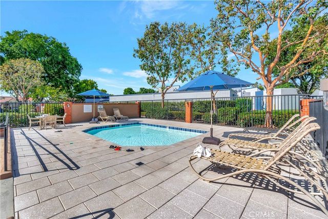 9 Delamesa W, Irvine, CA 92620