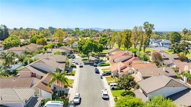 9 Delamesa W, Irvine, CA 92620