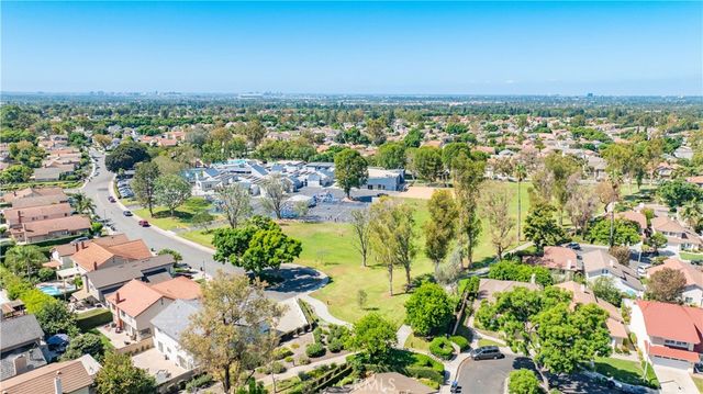 9 Delamesa W, Irvine, CA 92620