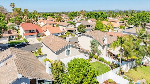 9 Delamesa W, Irvine, CA 92620