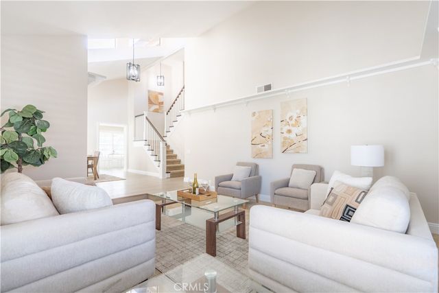 9 Delamesa W, Irvine, CA 92620