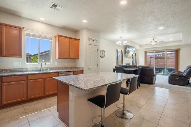 4302 Golden Eagle Court NE, Rio Rancho, NM 87144