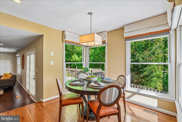 10033 GLENCROFT CT, Vienna, VA 22181