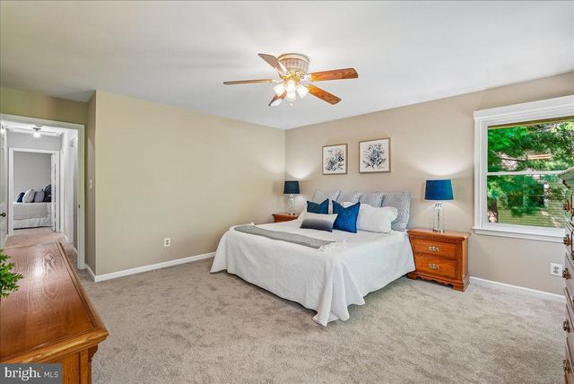 10033 GLENCROFT CT, Vienna, VA 22181