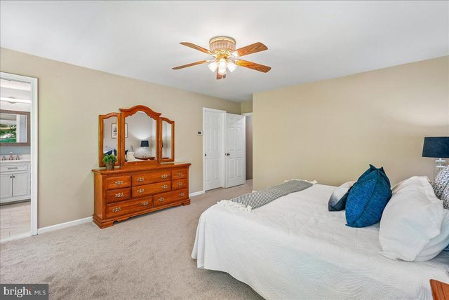 10033 GLENCROFT CT, Vienna, VA 22181