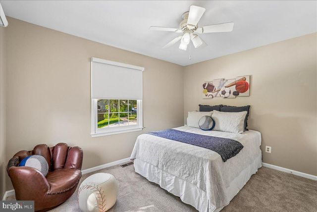 10033 GLENCROFT CT, Vienna, VA 22181