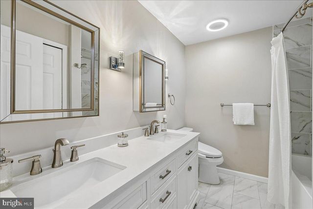 10033 GLENCROFT CT, Vienna, VA 22181