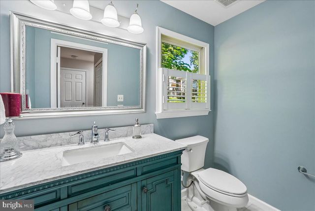 10033 GLENCROFT CT, Vienna, VA 22181