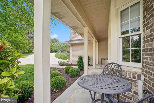 10033 GLENCROFT CT, Vienna, VA 22181