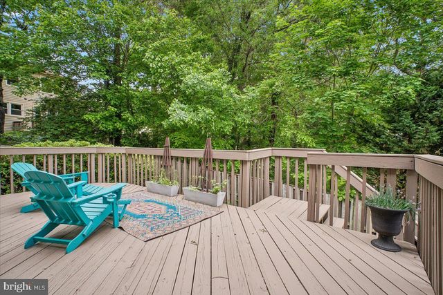 10033 GLENCROFT CT, Vienna, VA 22181