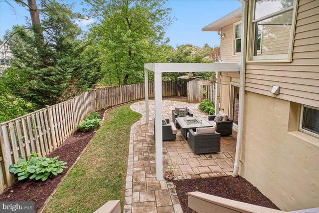 10033 GLENCROFT CT, Vienna, VA 22181