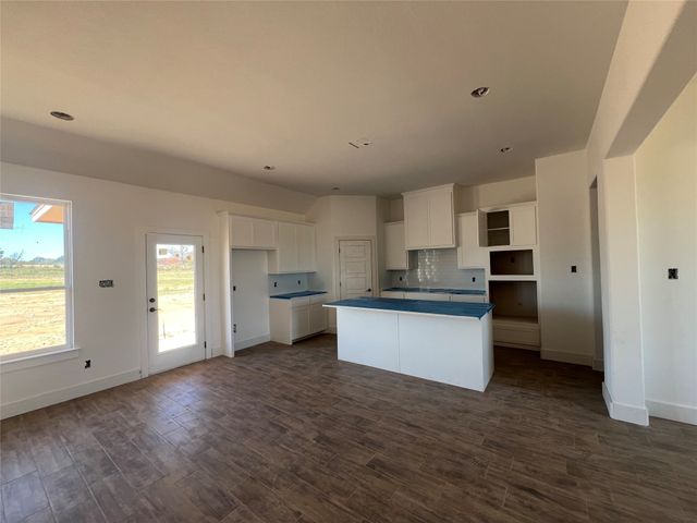 109 Cattleman Drive, Poolville, TX 76487