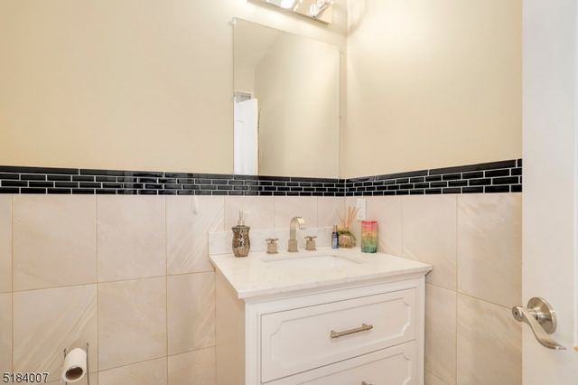 157 Woodridge St, Wood-ridge Boro, NJ 07075