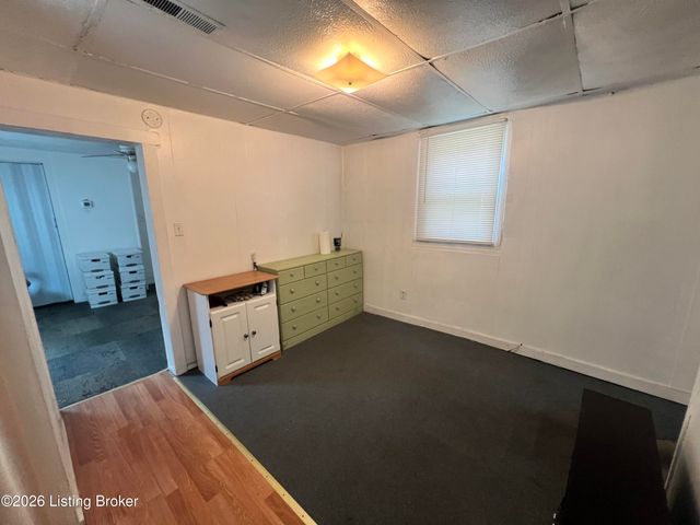 208 E Wampum Ave, Louisville, KY 40209