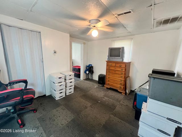 208 E Wampum Ave, Louisville, KY 40209