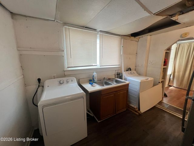 208 E Wampum Ave, Louisville, KY 40209