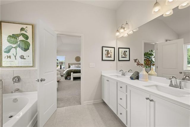 1796 Kingsmere Run Dr, Loganville, GA 30052