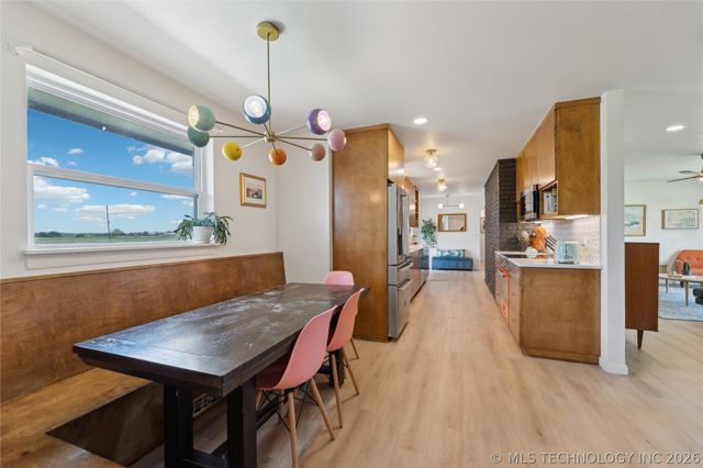 7207 E 166th Street N, Collinsville, OK 74021