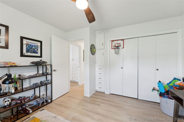 7207 E 166th Street N, Collinsville, OK 74021