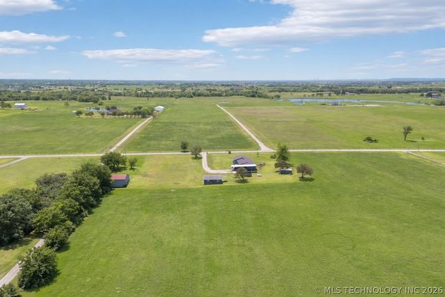 7207 E 166th Street N, Collinsville, OK 74021