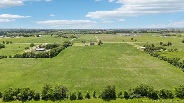 7207 E 166th Street N, Collinsville, OK 74021